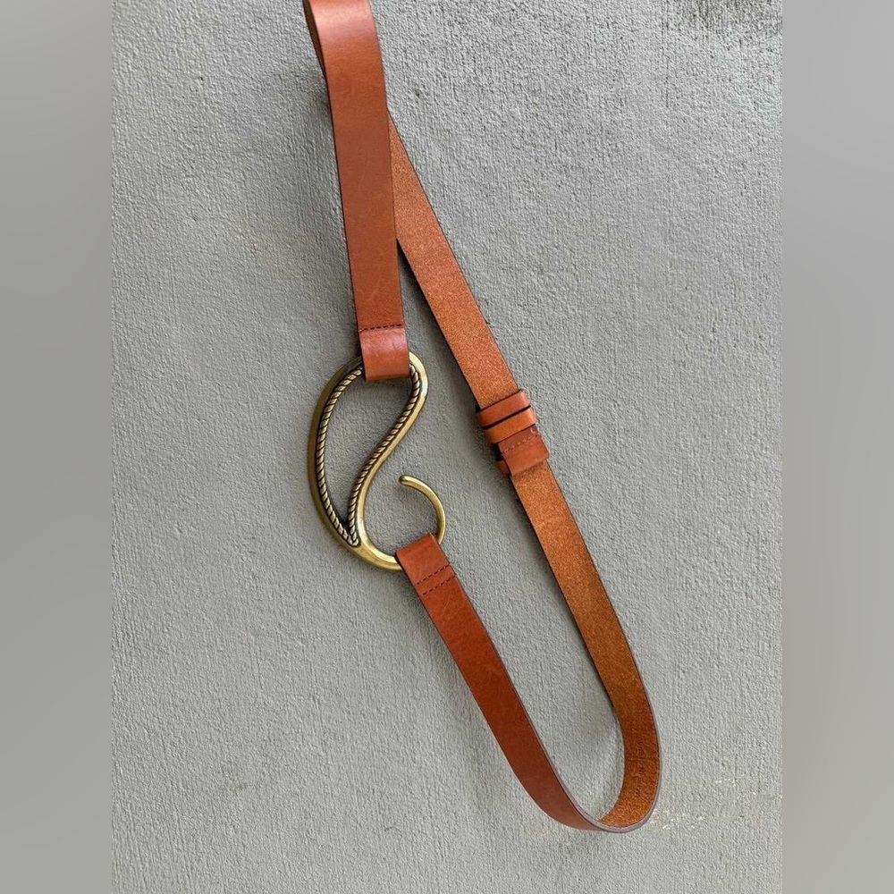 Chicos Elegant Brown Leather Belt with Unique Buckle